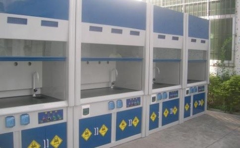 無管道通風柜按照何種原理而工作？